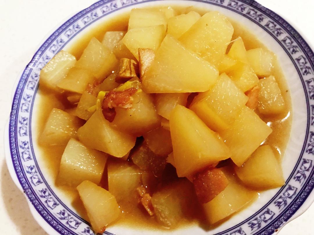 五花肉炖白萝卜的做法