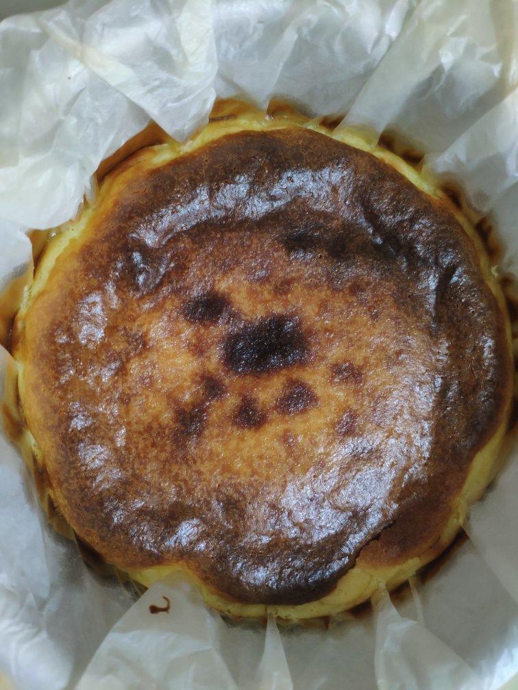 巴斯克式烤芝士蛋糕[超简单][搬运]