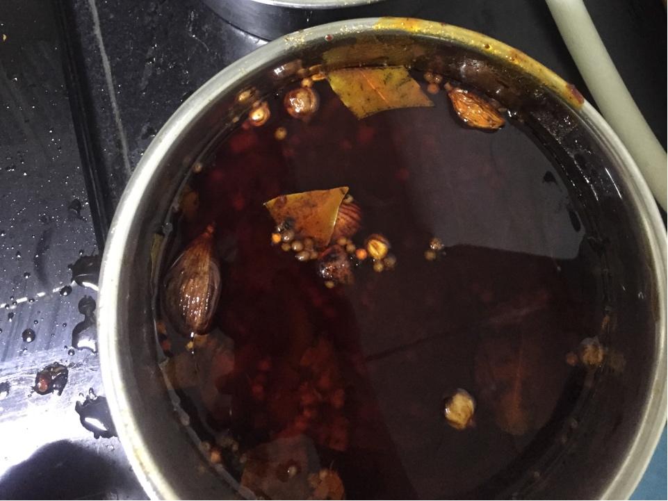 冒椒火辣纯牛油火锅底料的做法