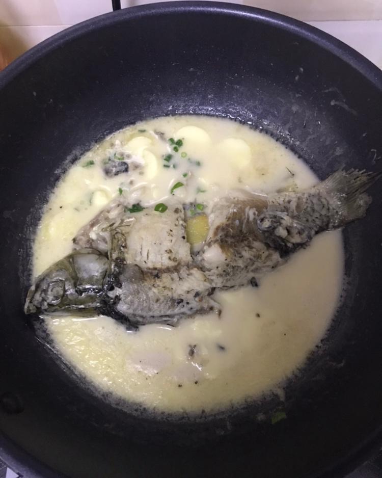 鲫鱼豆腐汤
