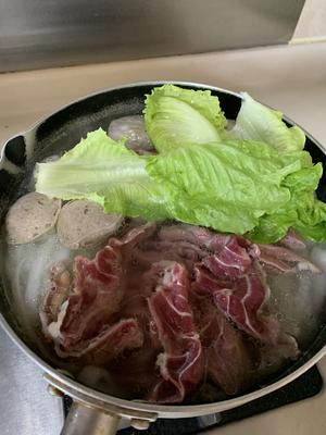 牛肉牛肉丸粿条汤的做法 步骤5