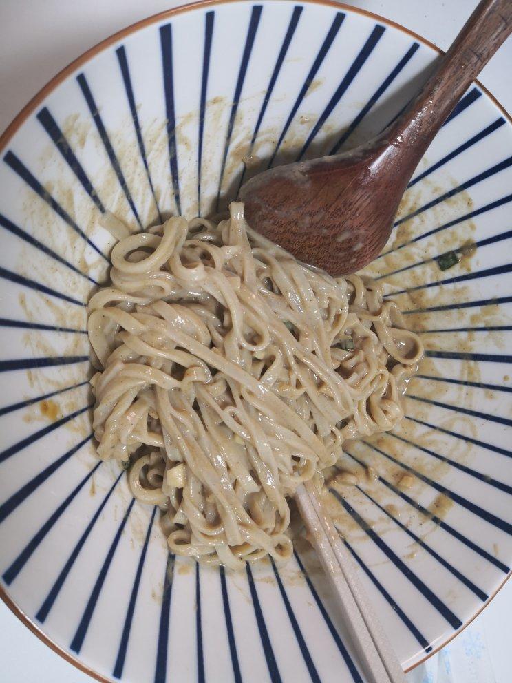 秒杀小夜市的麻酱流汁宽粉