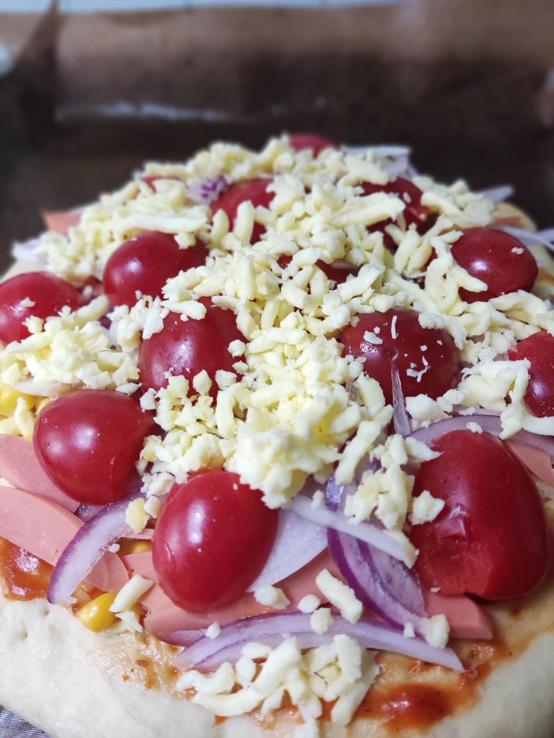 萨米肠蘑菇花边披萨