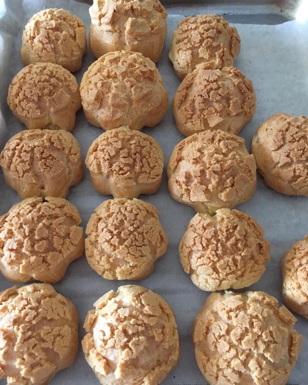 酥皮奶油泡芙--#皮黑森林#