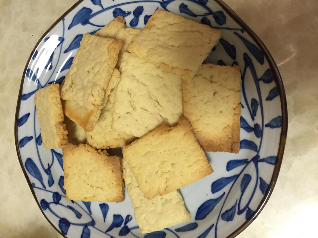 牛奶方块小饼干（烤箱做饼干）