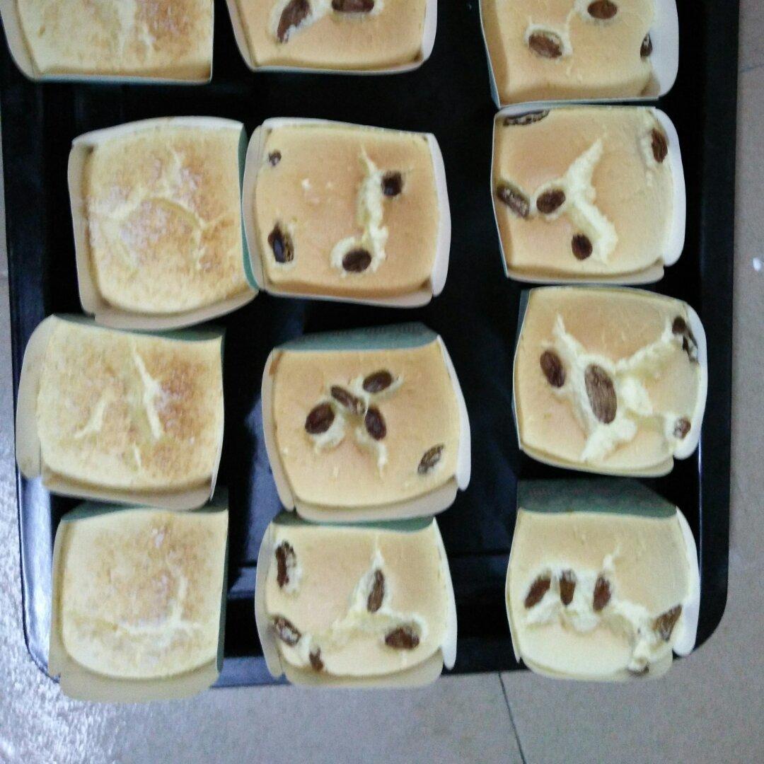鲜奶油戚风杯子蛋糕（纸杯蛋糕）