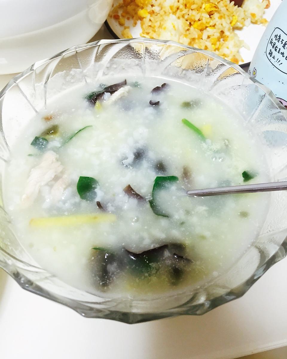 堂妈小厨——超好喝的皮蛋瘦肉粥
