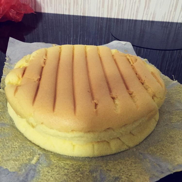 超简单完美戚风蛋糕（6寸2蛋）附打发、翻拌、脱模视频