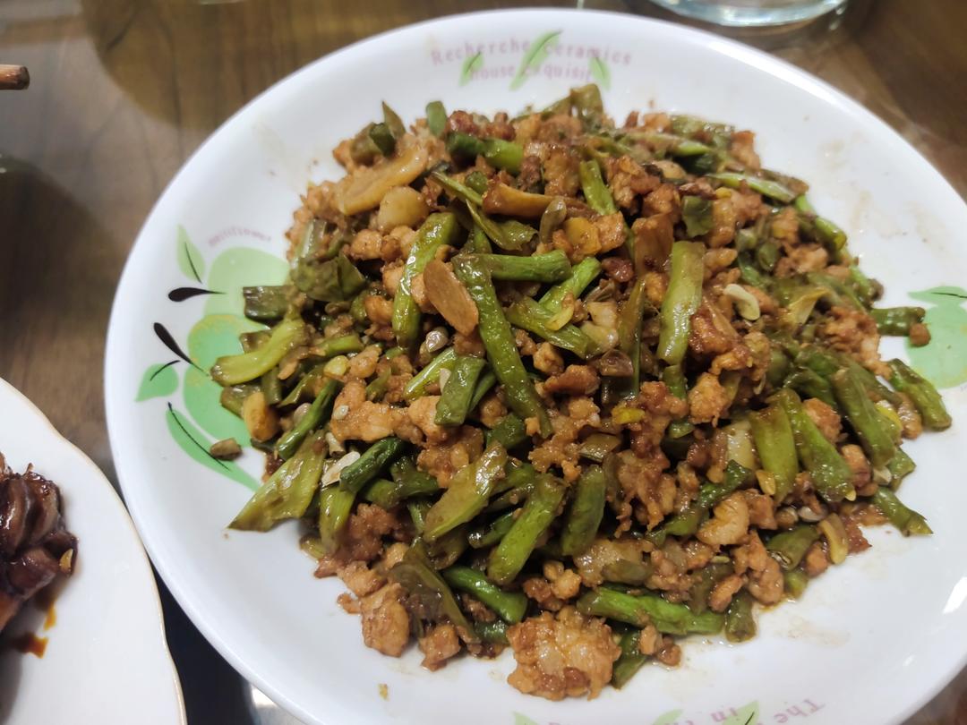超简单的家常下饭菜猪肉末辣炒豆角