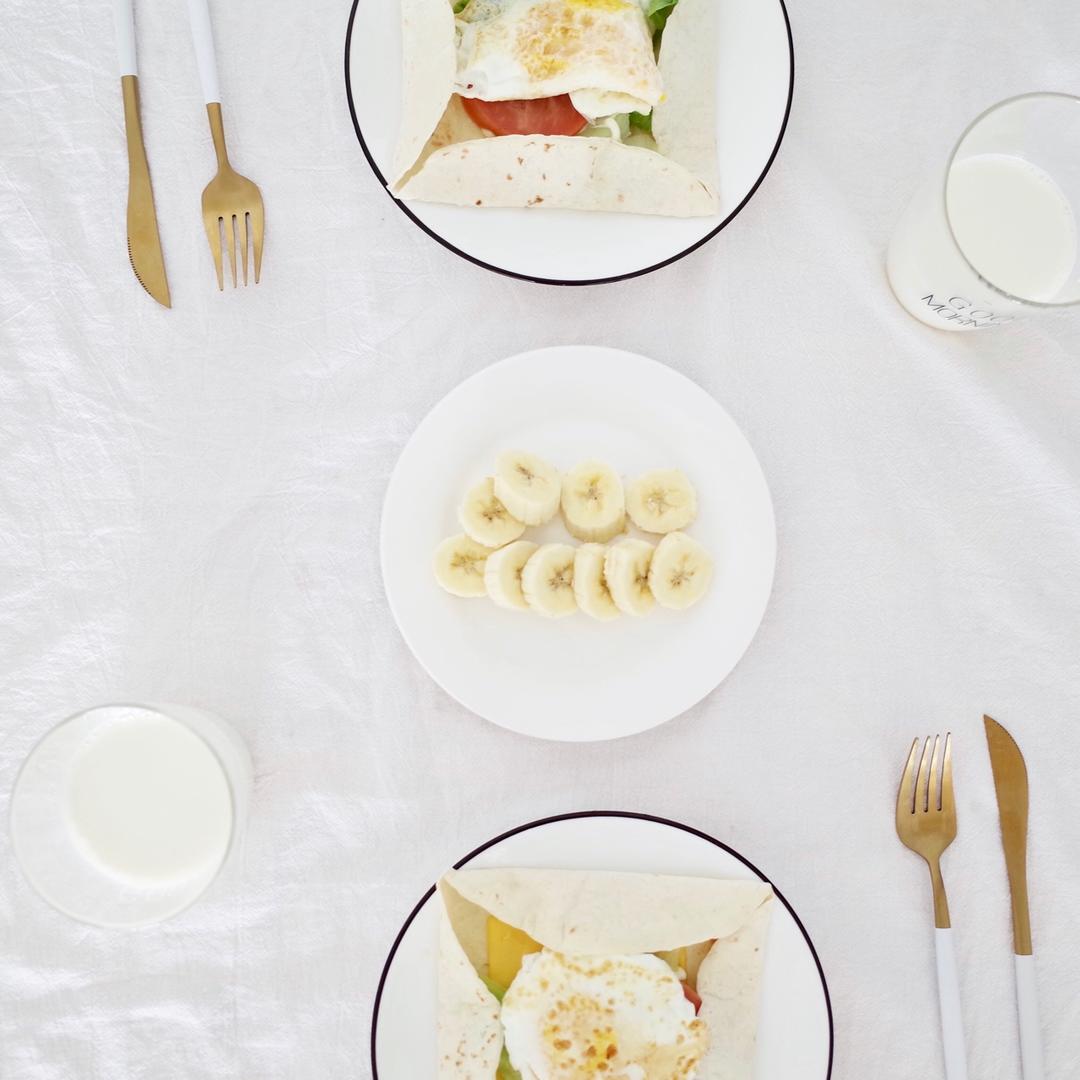🍳 桃子香蕉吃早餐
