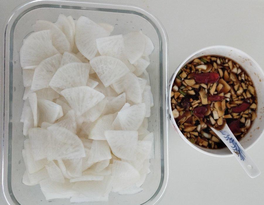 三步爽口酸酸辣辣腌萝卜片小咸菜