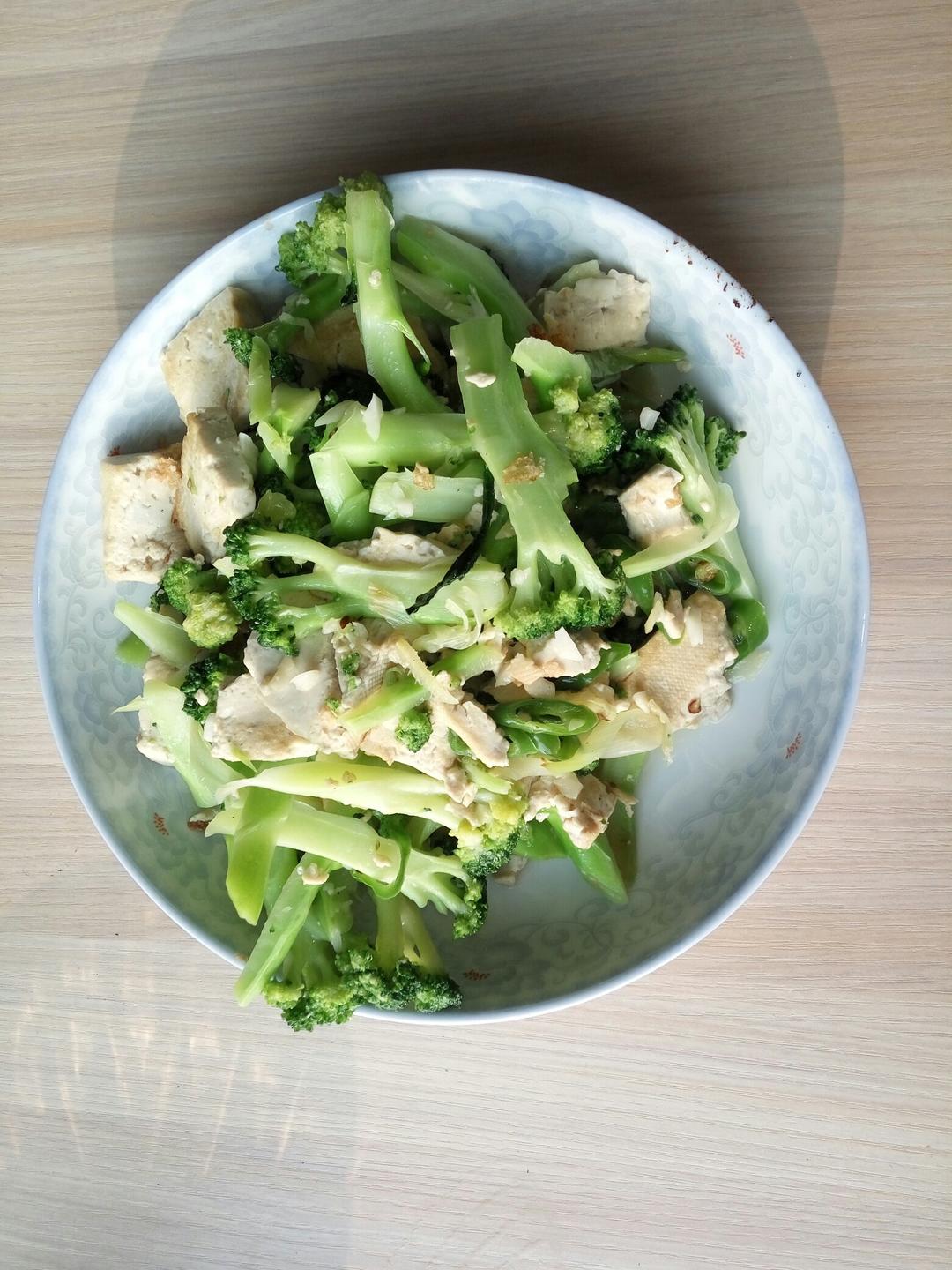 西兰花炒豆腐