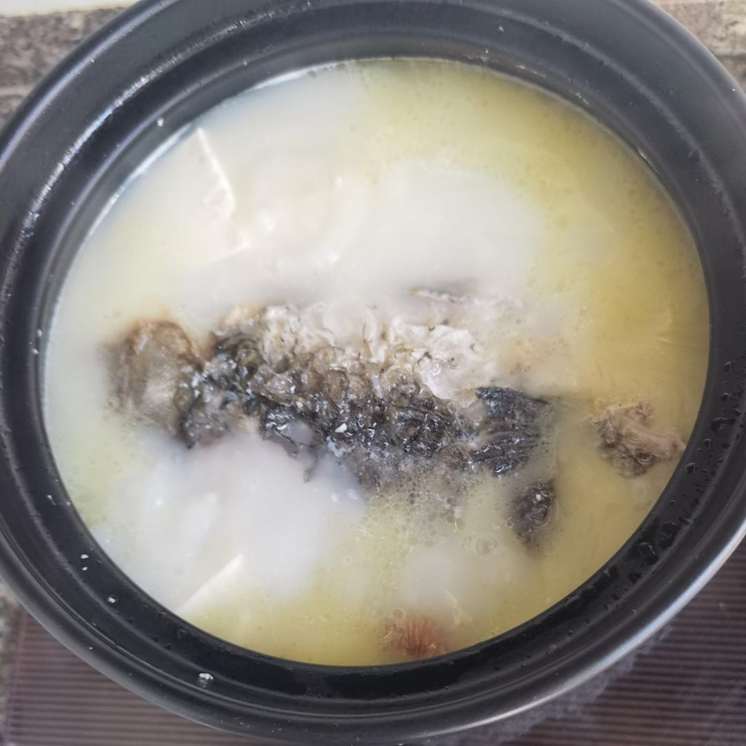 鲫鱼豆腐汤