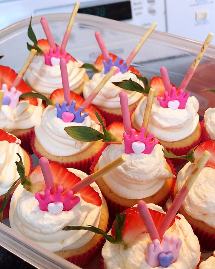 香草杯子蛋糕(Vanilla cupcakes)