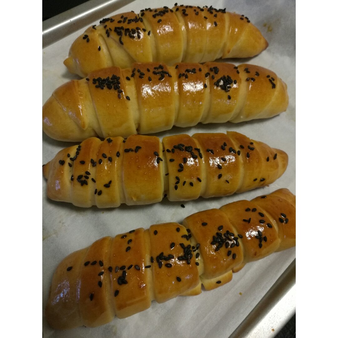 毛毛虫肉松面包