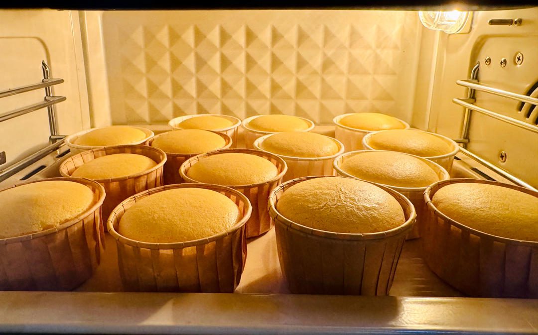 纸杯蛋糕 8寸戚风蛋糕的量