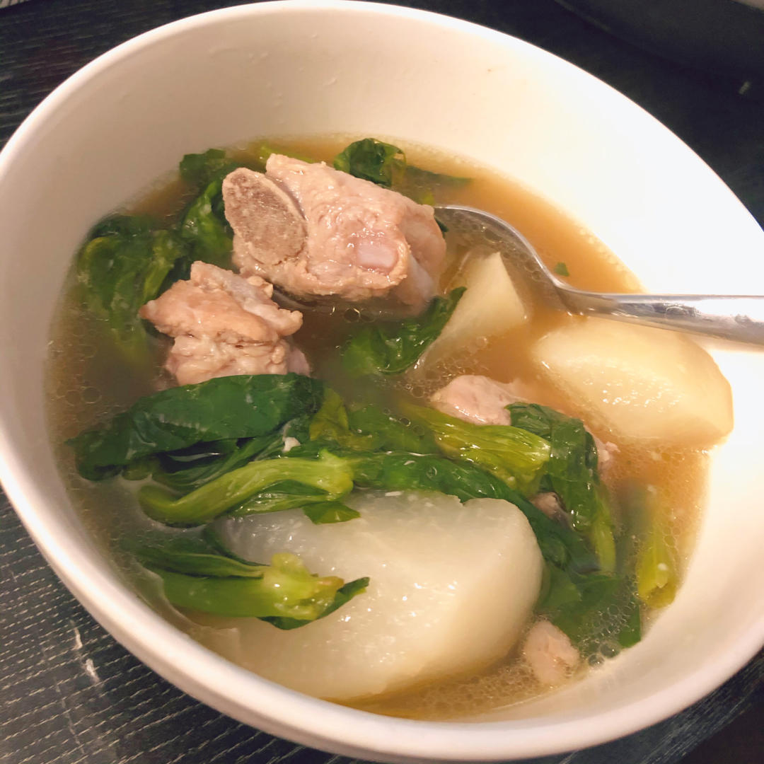 白萝卜排骨汤