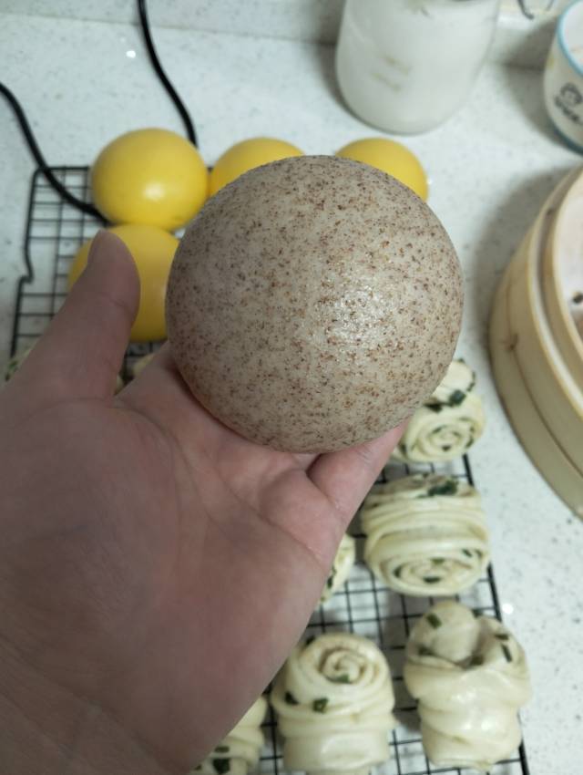 水光肌黑麦馒头