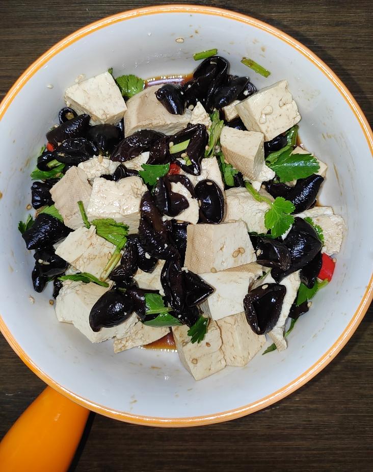懒人版凉拌豆腐木耳
