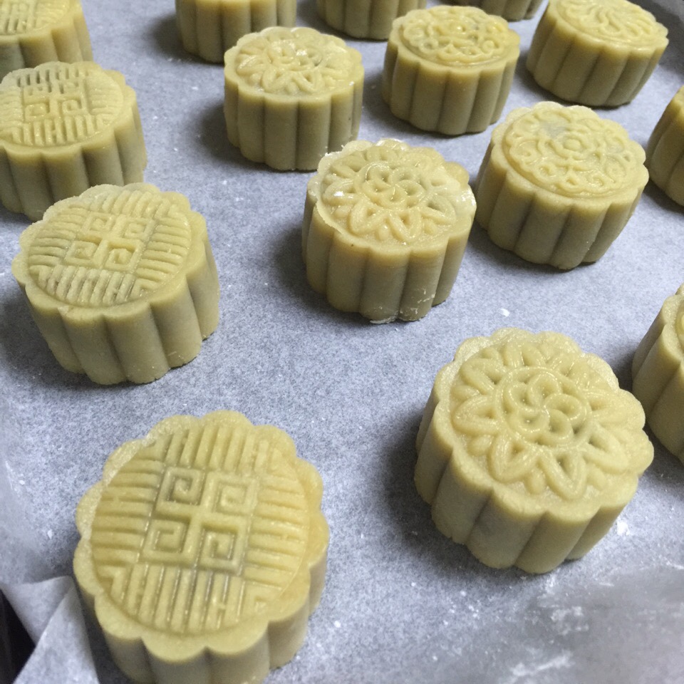 广式月饼—蛋黄冬翅月饼