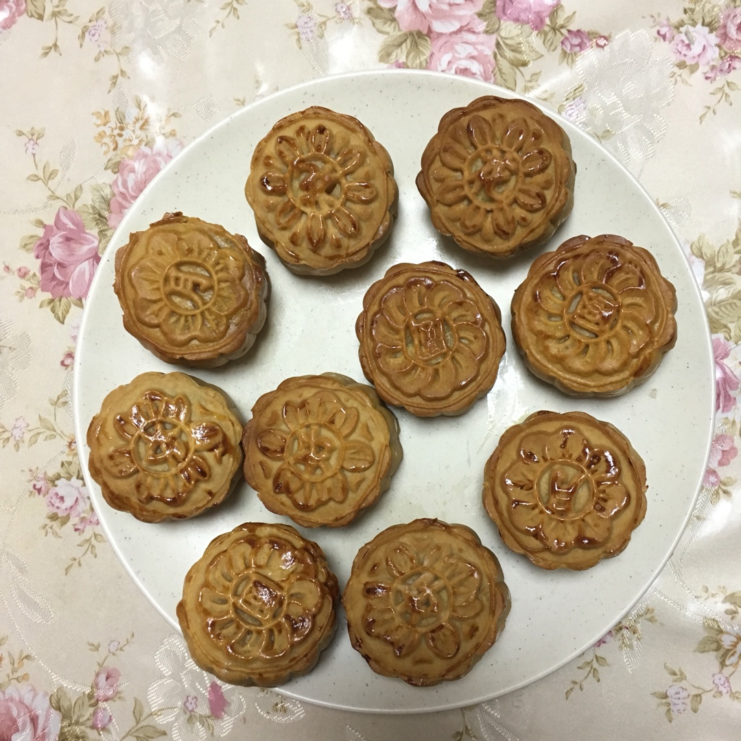 广式莲蓉蛋黄月饼