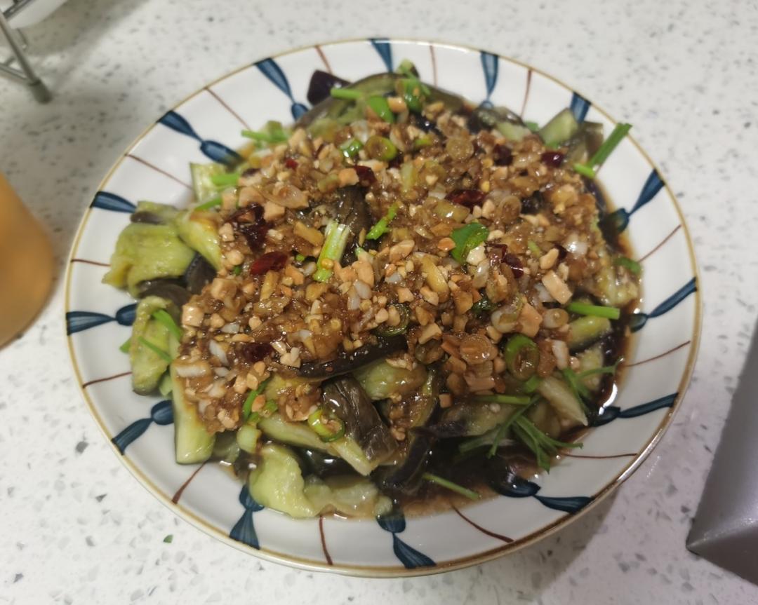 夏季美食 油蒜碟拌茄子的做法
