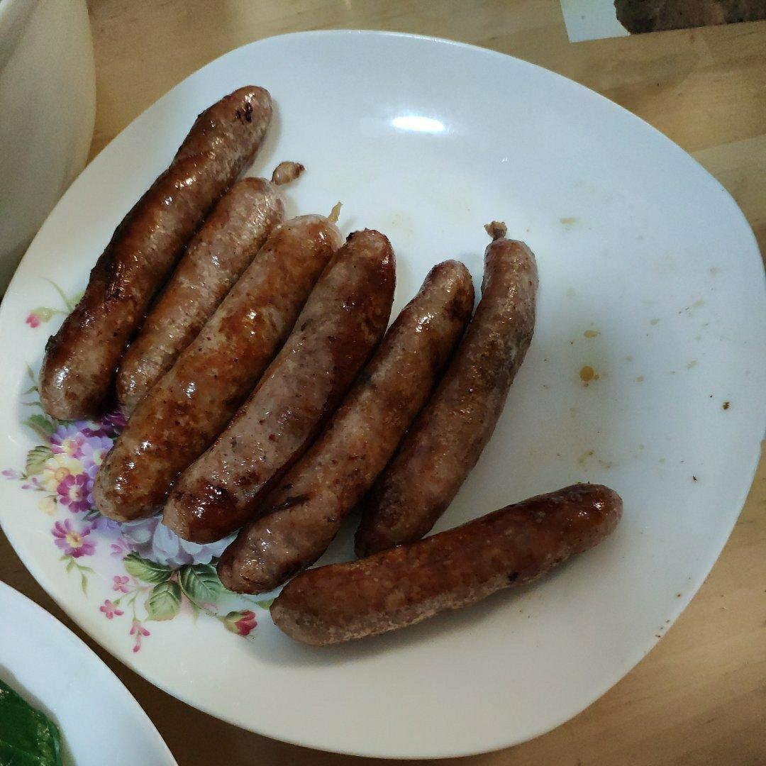 番茄遇到牛腩做的秘制黑胡椒风味脆皮肠