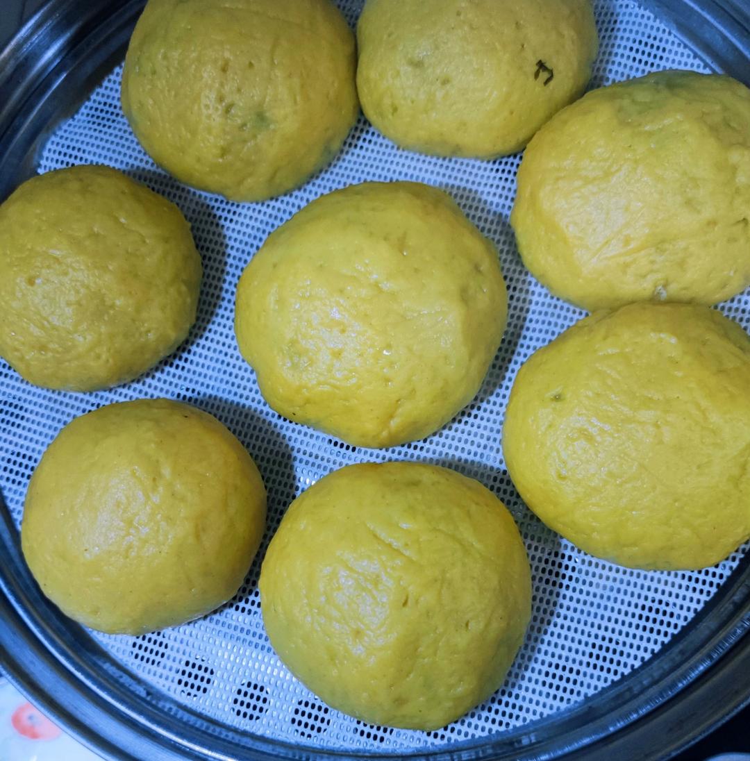 东北玉米面菜团子（猪肉酸菜馅）