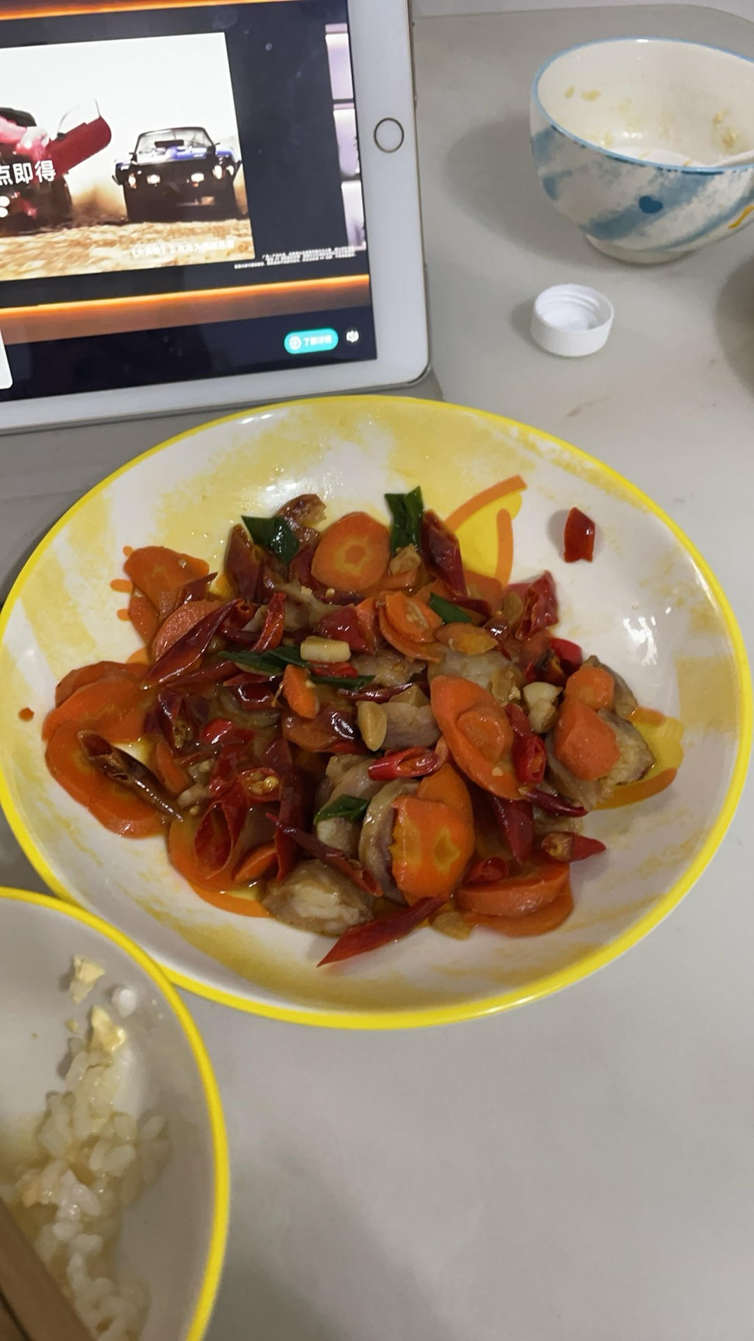 超下饭的简单家常菜—胡萝卜炒香肠