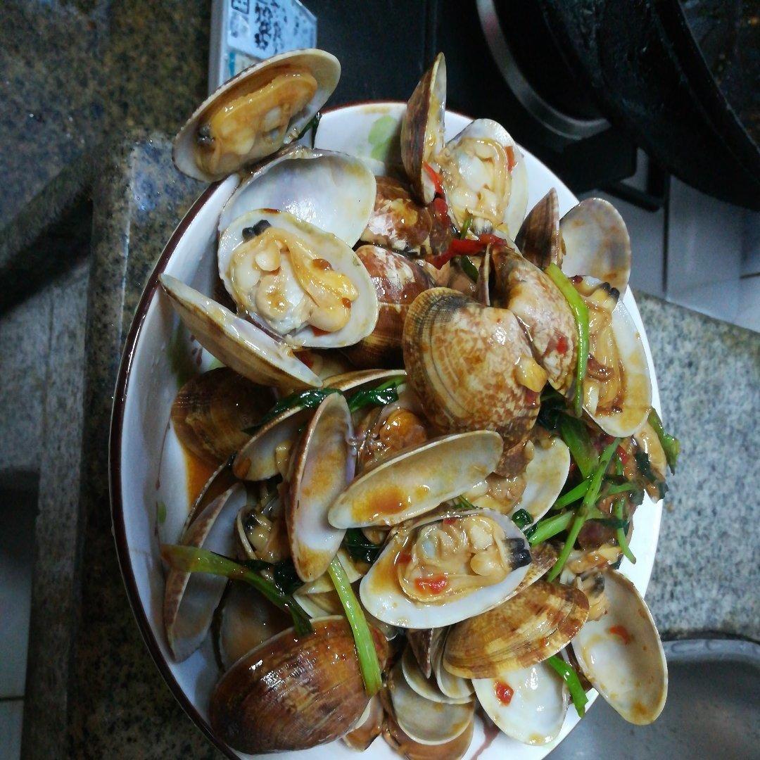 蒜香炒花甲
