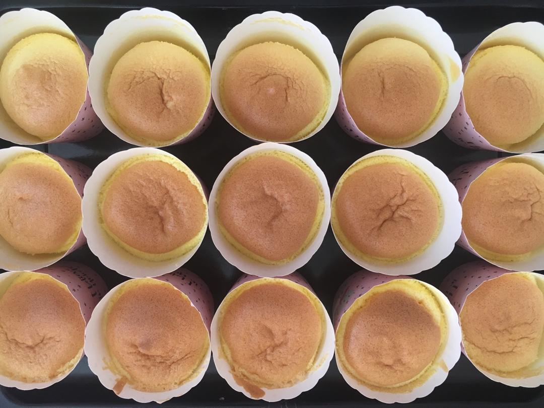 北海道戚风蛋糕(附卡仕达奶油做法)