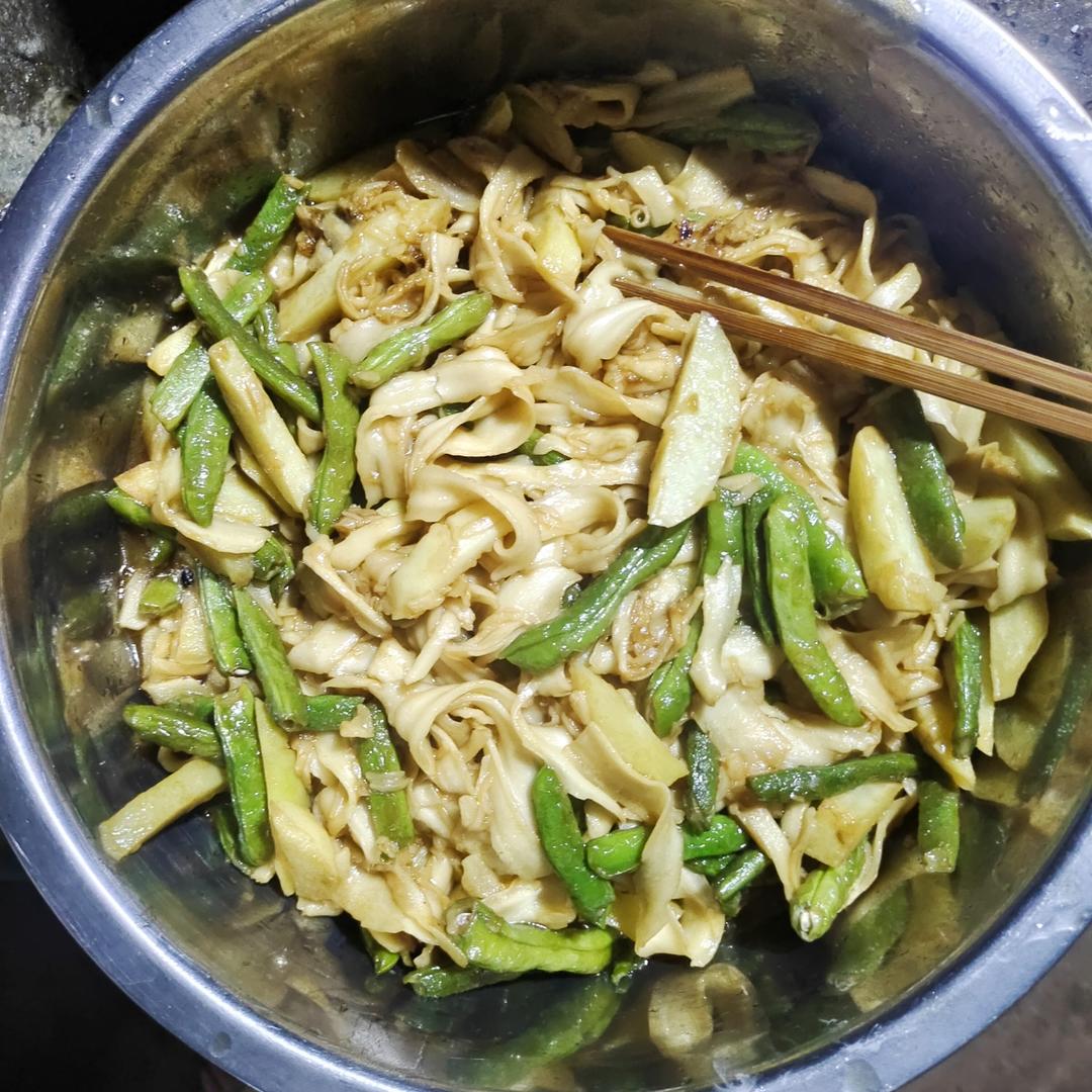 豆角焖面