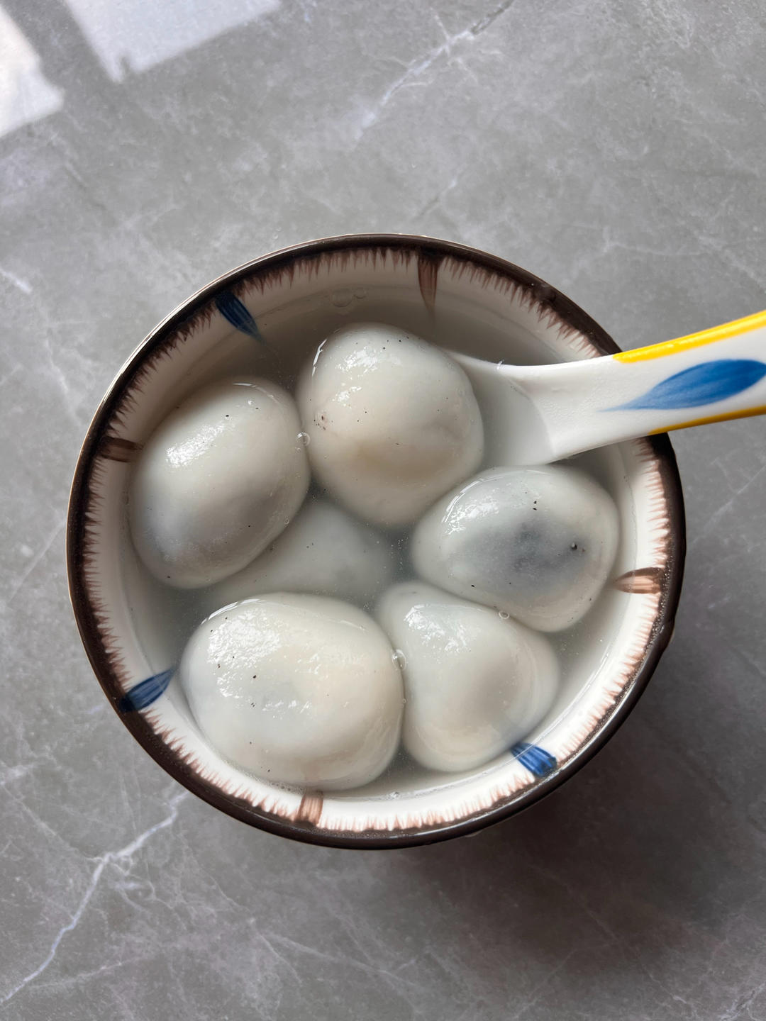 家传黑芝麻汤圆馅心
（黑洋酥）