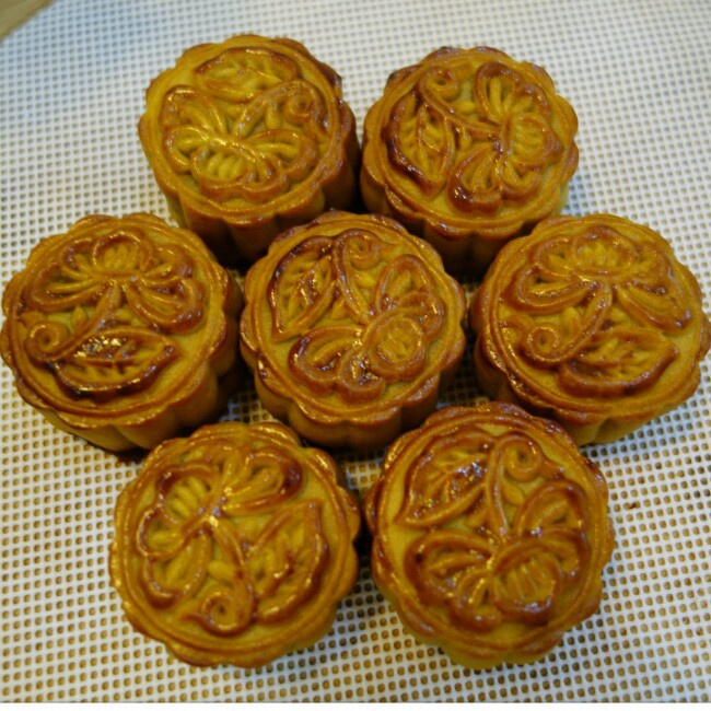 广式月饼——蛋黄莲蓉月饼
