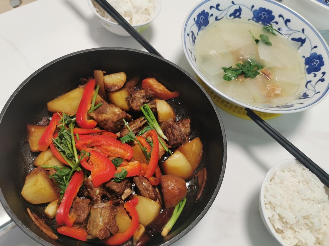 土豆烧排骨