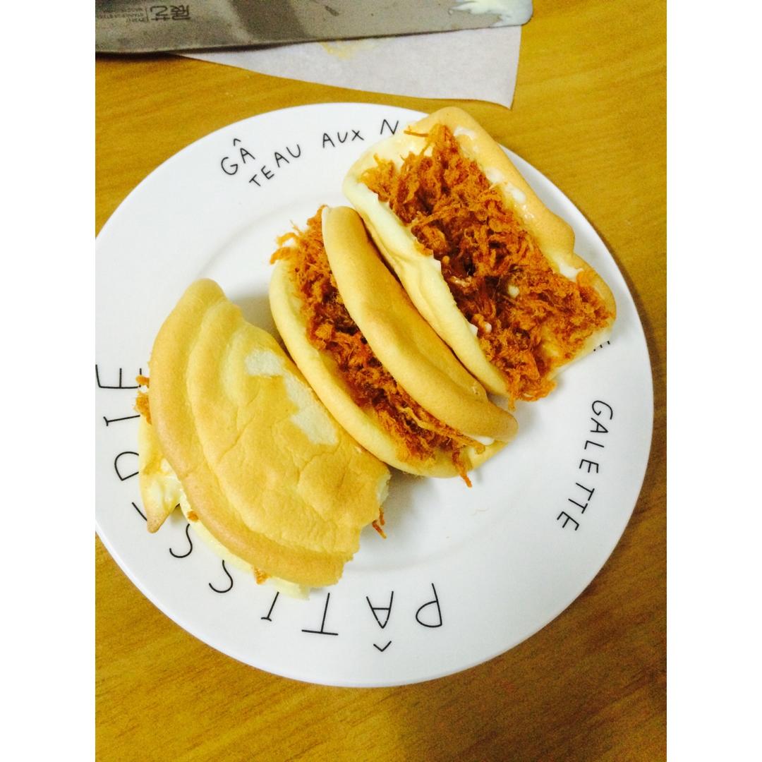 金丝肉松元宝蛋糕