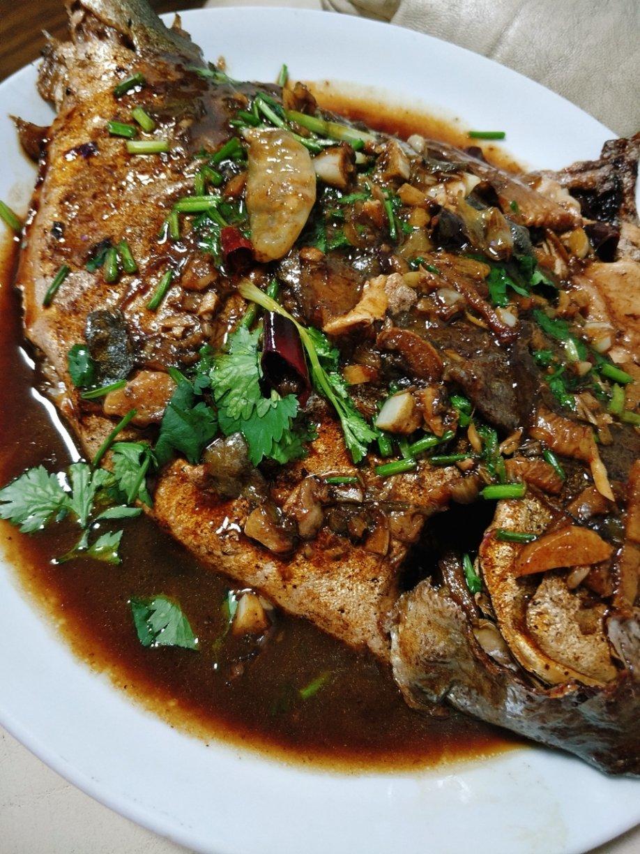 leslie的小厨房做的家常红烧鱼