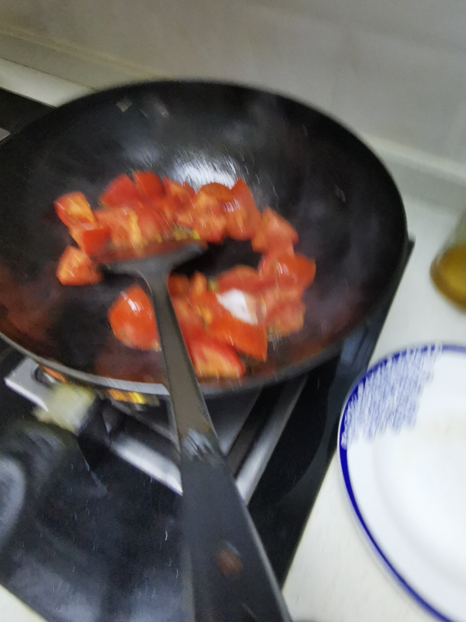 番茄炒蛋（+葱花+花椒粉版）的做法 步骤7