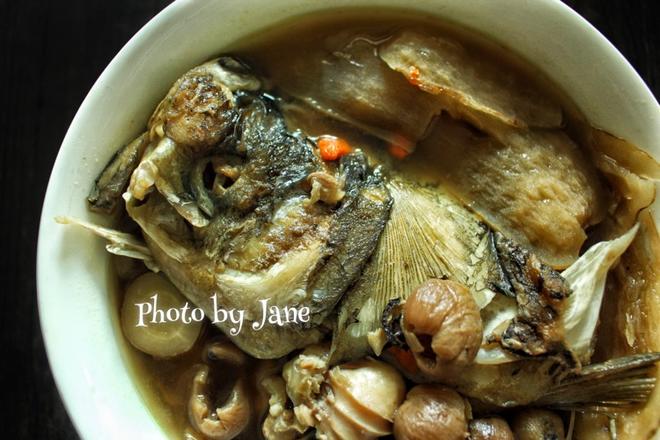 川穹白芷天麻鱼头汤的做法
