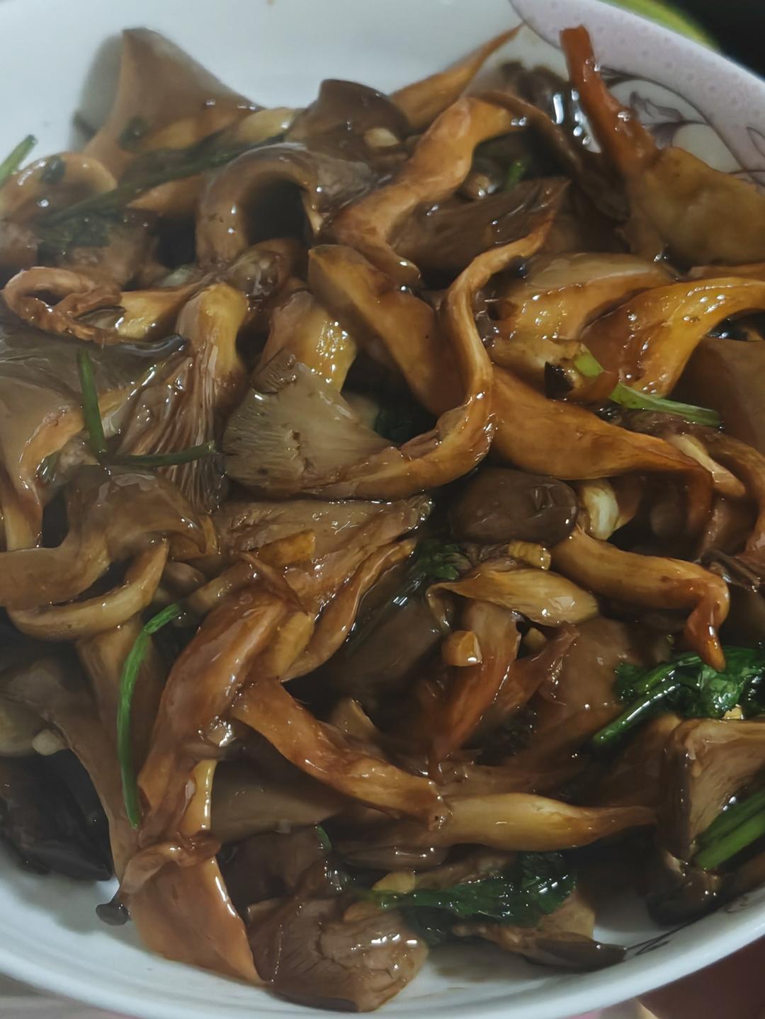 干煸平菇（有肉的味道）