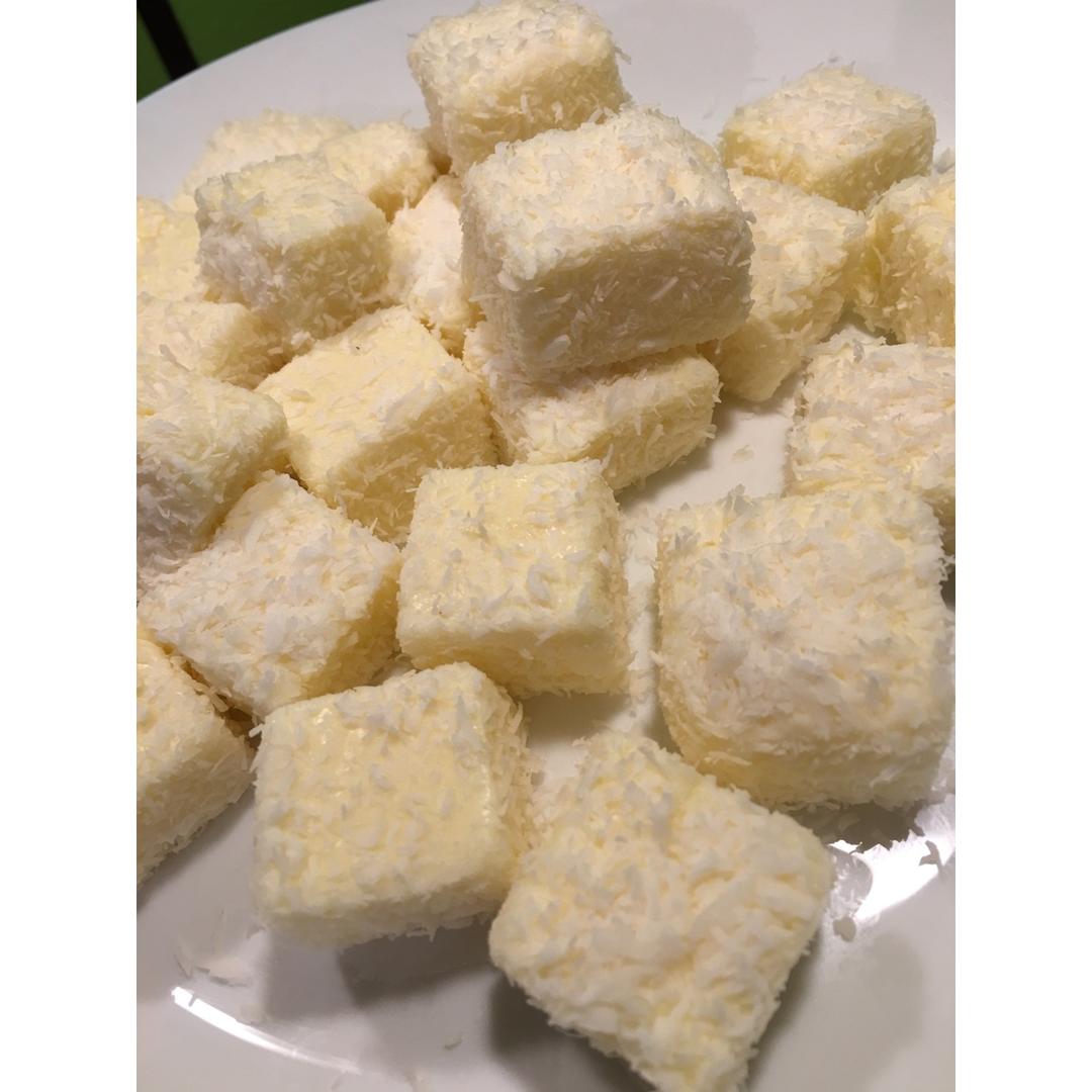 完胜85度C牛奶椰丝小方