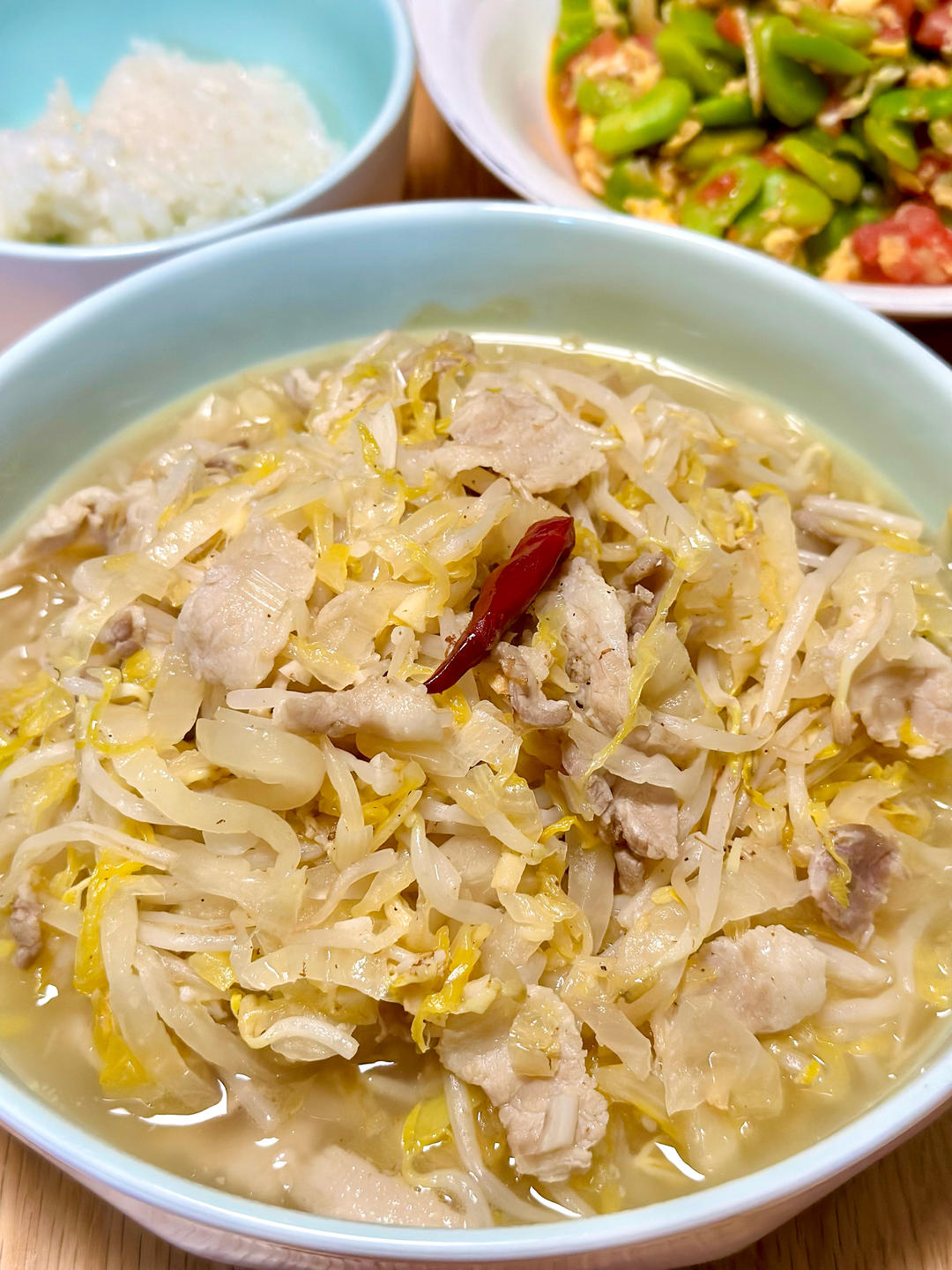 东北酸菜炖白肉