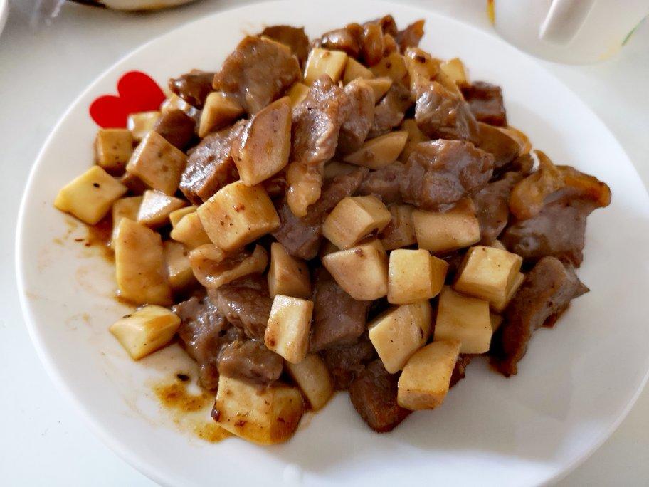 黑胡椒杏鲍菇牛肉粒