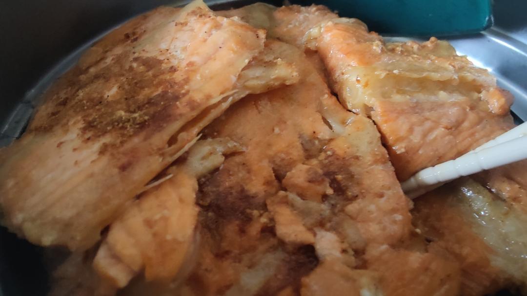 香煎三文鱼骨