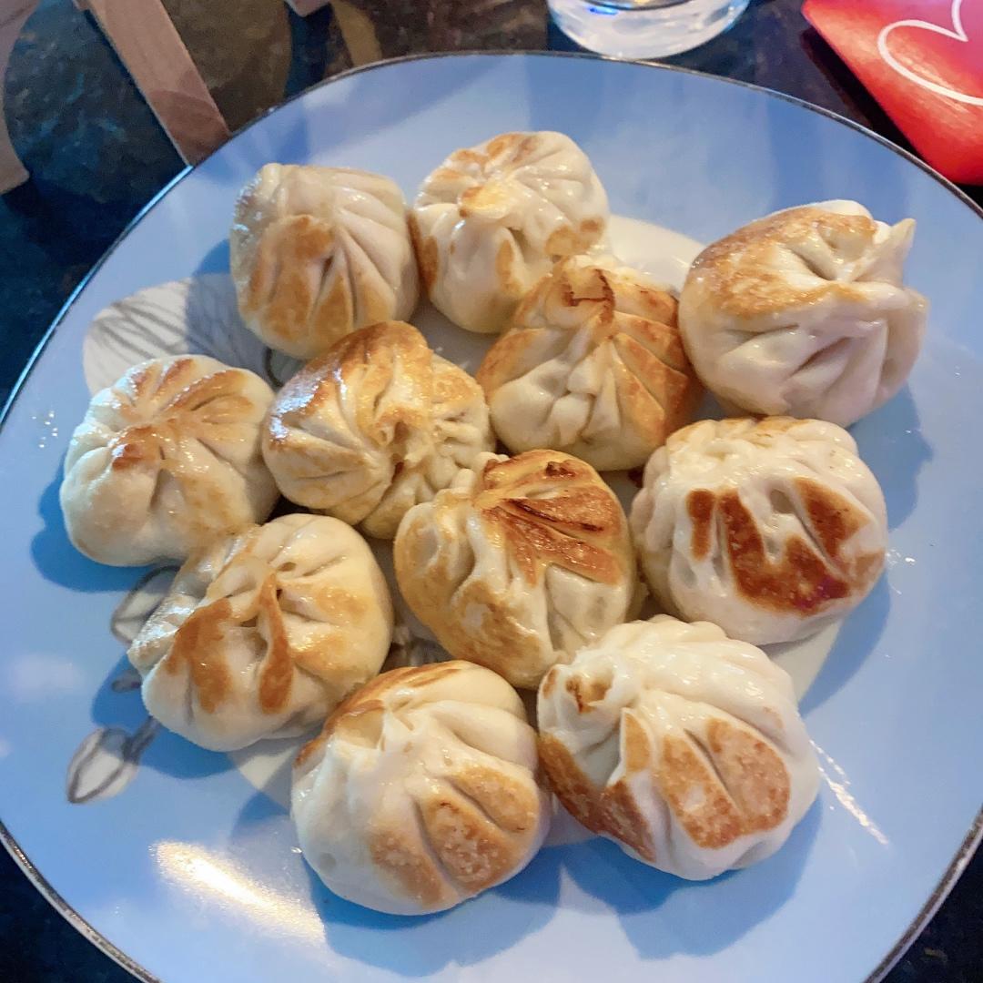 松软多汁的肉包子