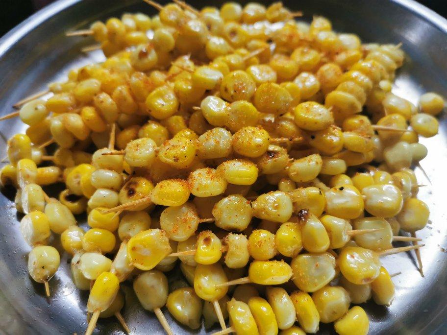 网红小吃——牙签玉米粒