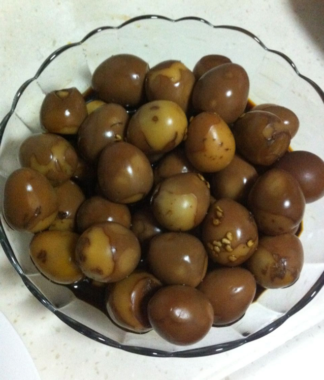 乡巴佬卤鹌鹑蛋