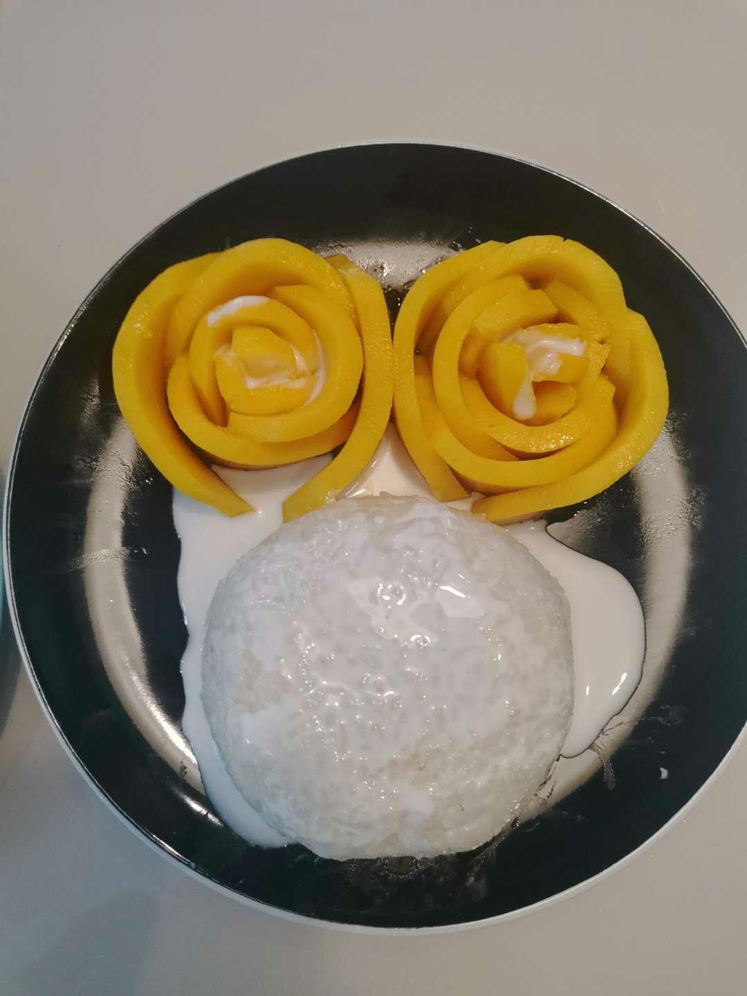 椰浆芒果糯米饭（附芒果玫瑰花做法）