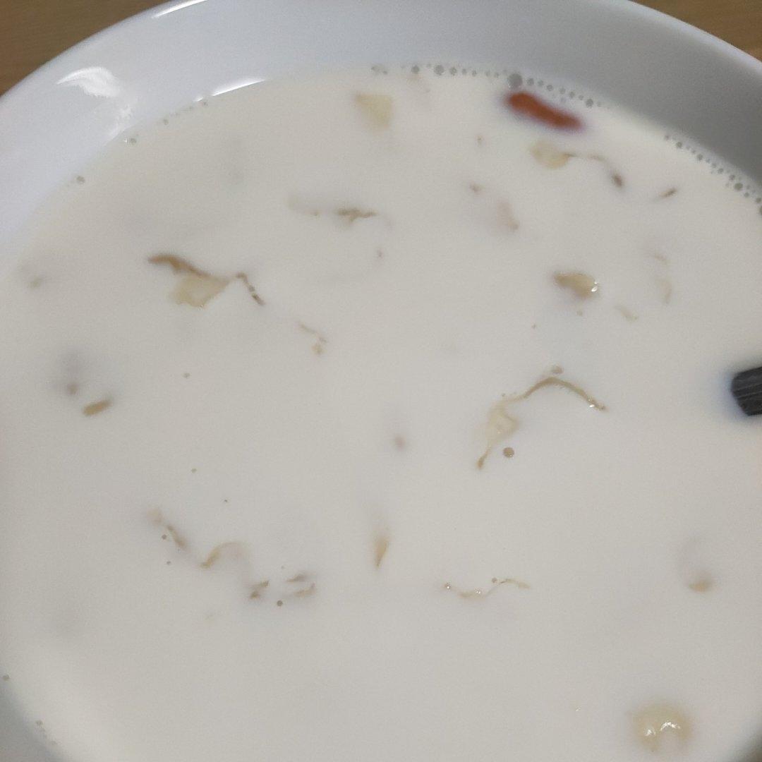 红枣银耳莲子羹（有出胶质、出胶，懒人的电压力锅版）