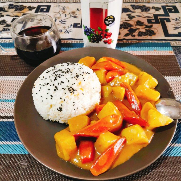 土豆咖喱鸡肉饭